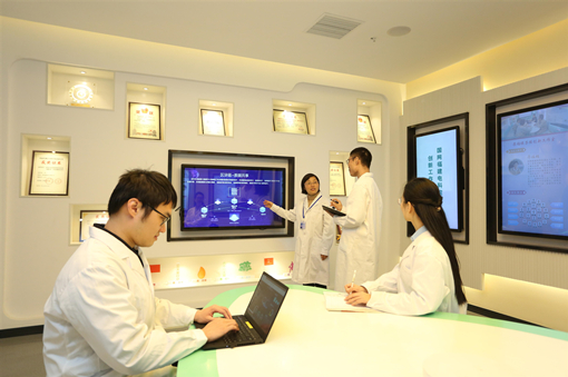 深化区块链技术应用</p><p>　　推动好能源绿色发展
