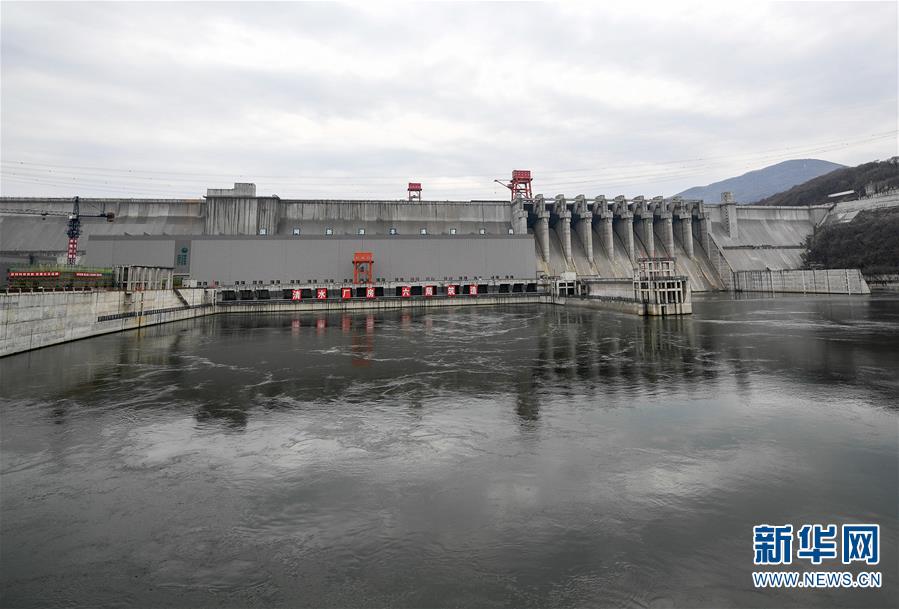 (经济)(1)吉林丰满水电站4号机组投产发电