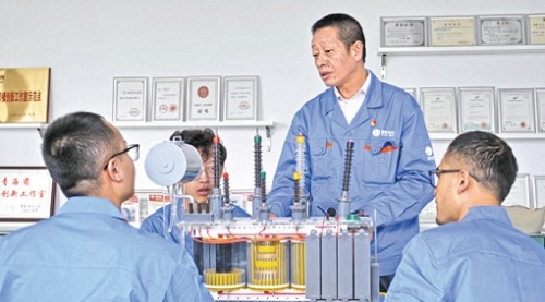 二十大代表风采丨钱建华：扎根高原守护万家灯火