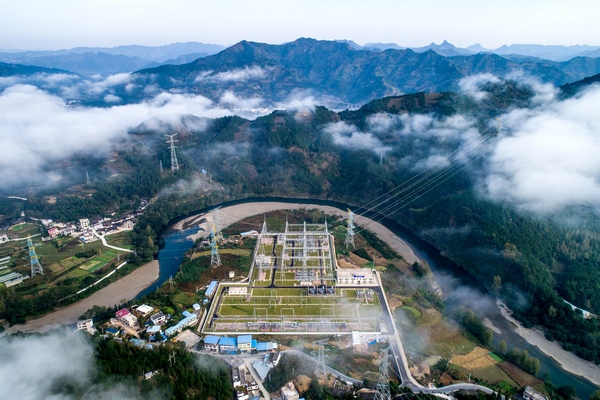 南方电网首座500千伏数字化GIS变电站——贵州电网铜仁供电局500千伏碧江变建成投运。陈涛摄