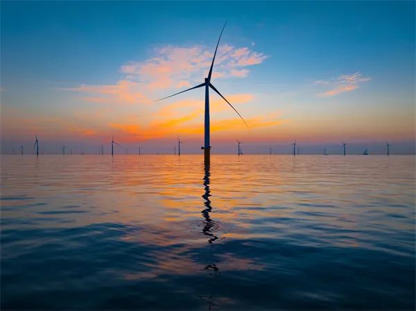 全国最大平价海上风电场——中广核汕尾甲子90万千瓦海上风电场建成投运